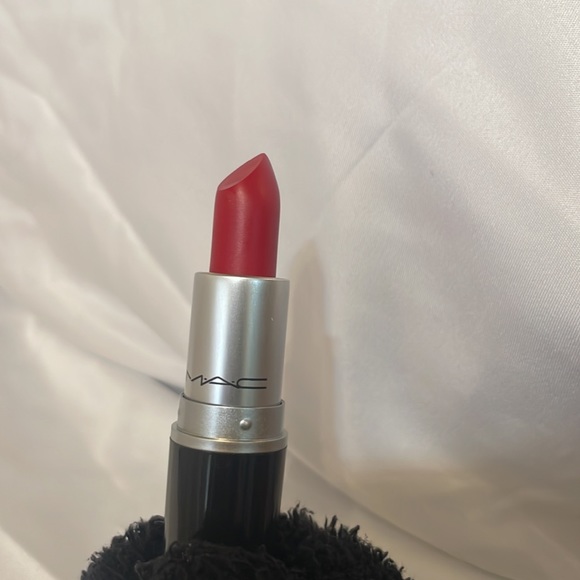 MAC COSMETICS COCKNEY LIPSTICK - Picture 4 of 4